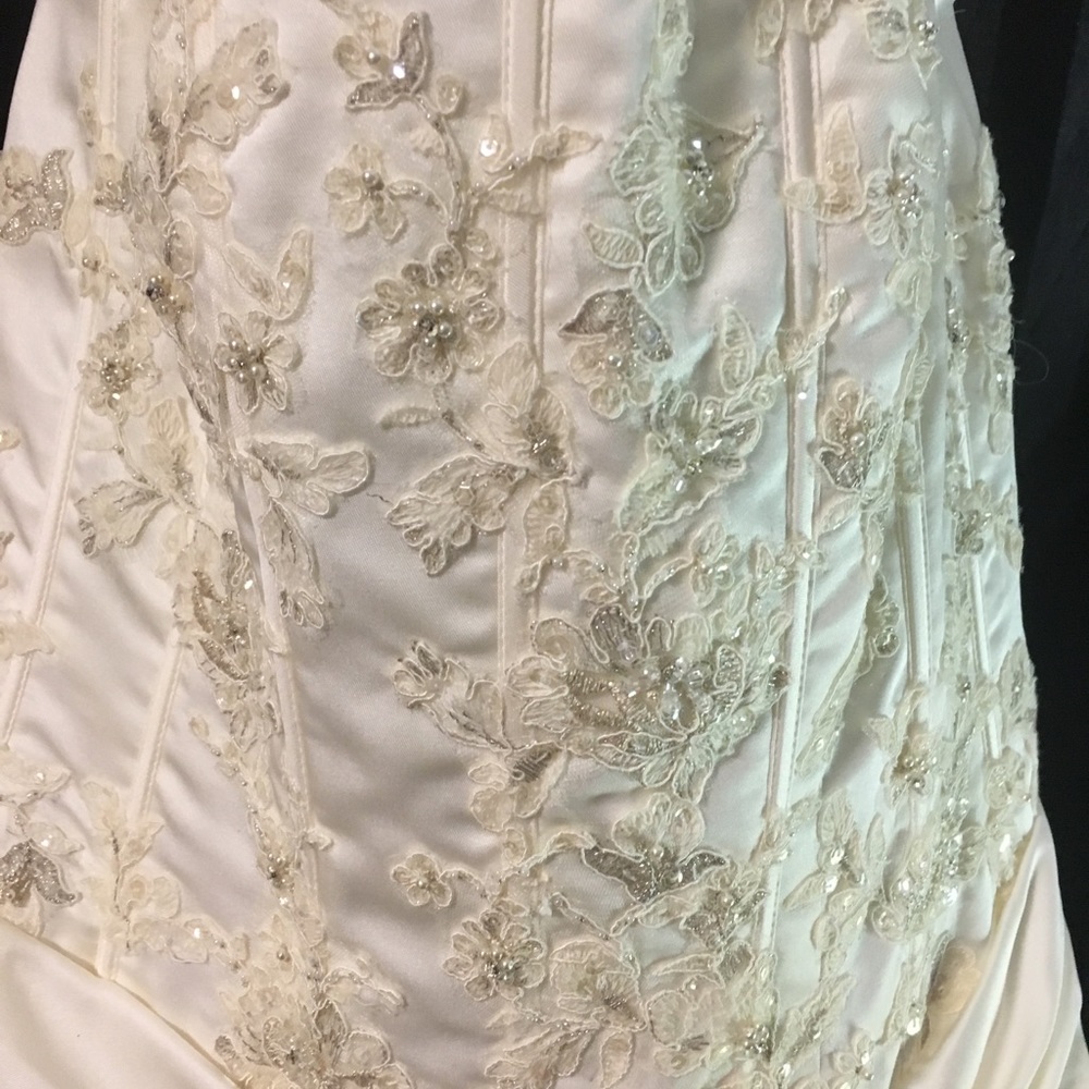 Beautiful wedding dress!!!